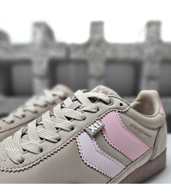 zapatillas xti beige detalle rayas rosas