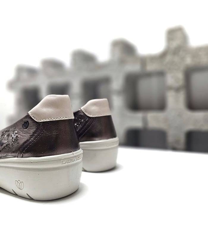 Talón y acabado trasero zapatos Laura Azaña verano