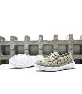 piso ligero de mocasines beige de Cutillas