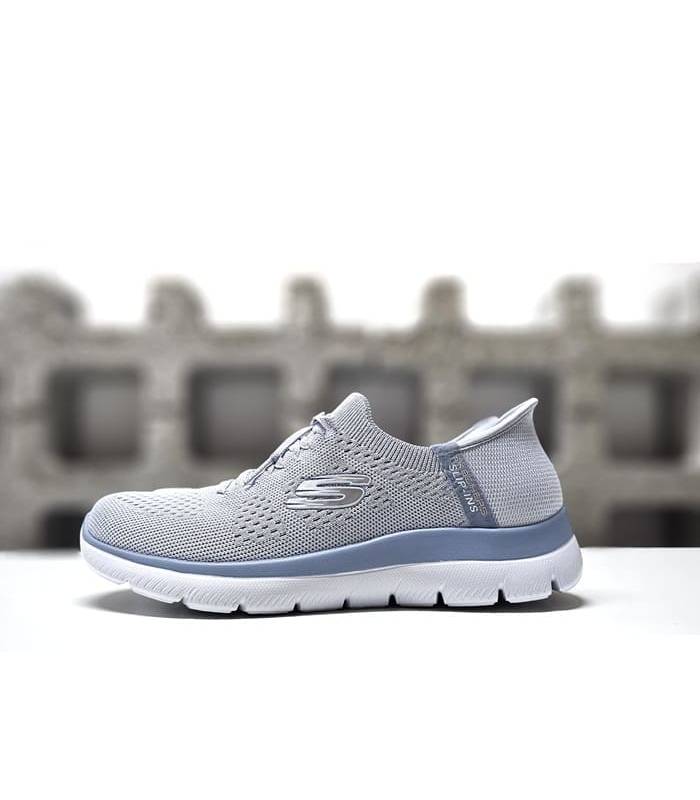 Vista lateral Skechers deportivas verano mujer