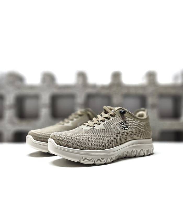 Laura Azaña zapatillas deportivas confort beige mujer