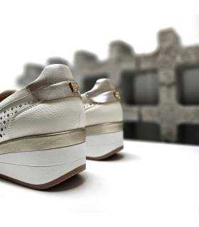 renature chika10 mocasines cuña mujer vista trasera