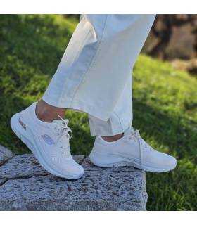 Zapatillas Skechers Arch Fit mujer cómodas puestas