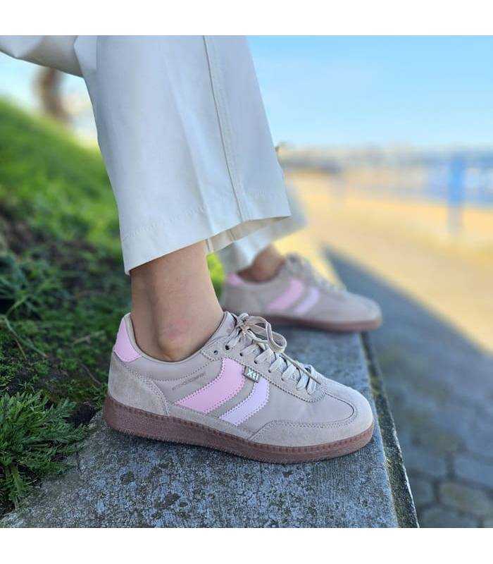Zapatillas deportivas mujer XTI beige verano puestas