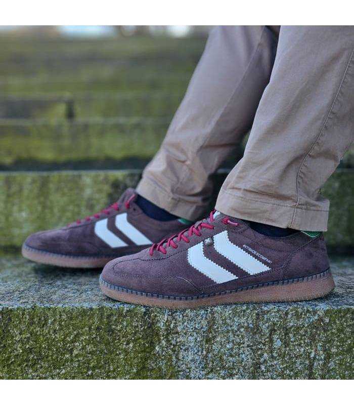 zapatillas casual hombre Xti comodas con cordones elasticos puestas