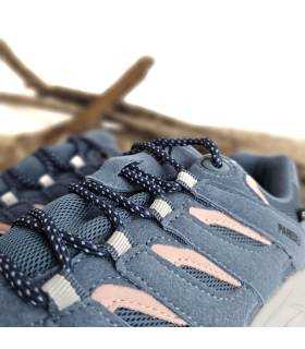 detalle cordones zapatillas trekking mujer Paredes azul