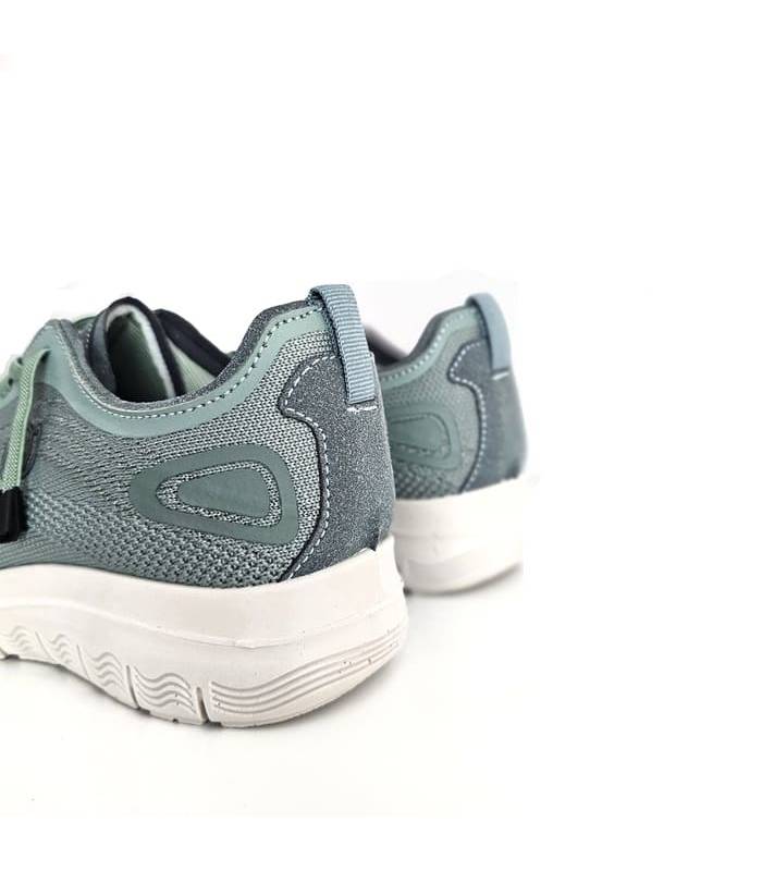 vista trasera de zapatillas verdes de laura Azaña