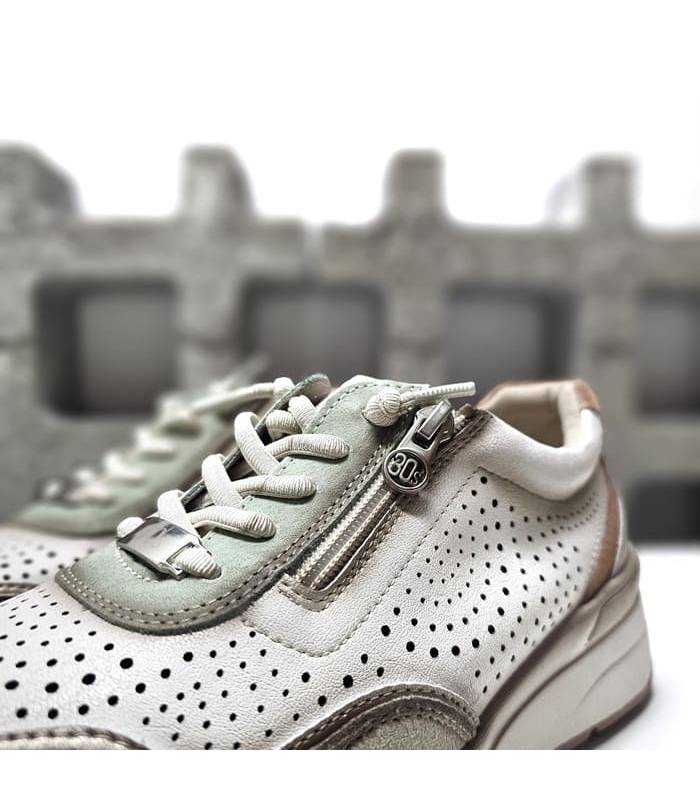 detalle cordones ajustables mujer
