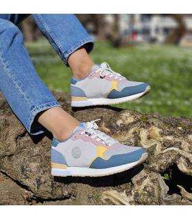 zapatillas casual de mujer fabricadas por Xti puestas