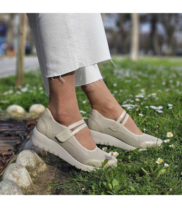 Merceditas confort mujer Treinta’s beige con cuña ligera puestos