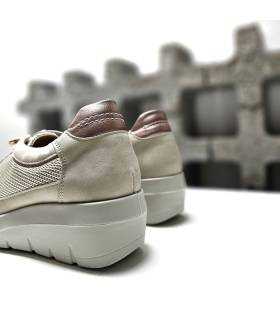 vista trasera de los zapatos deportivos con cuña olor beige de Mysoft