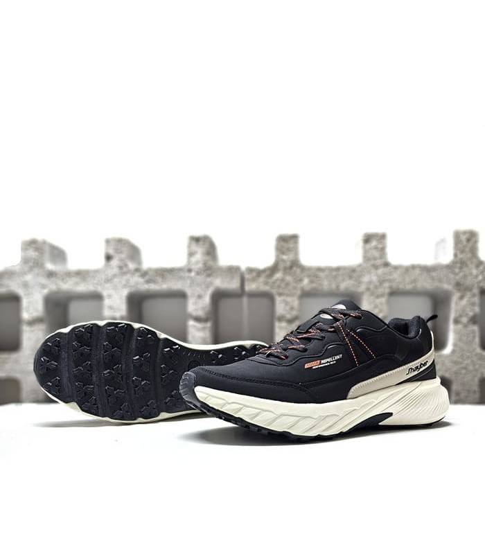 zapatillas montaña negras repelentes al agua