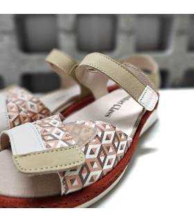 detelle del cierre de velcro de sandalias mujer Comfort Class piel natural
