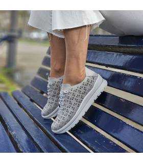 zapatos comodos y ligeros de verno puestos de Plumflex