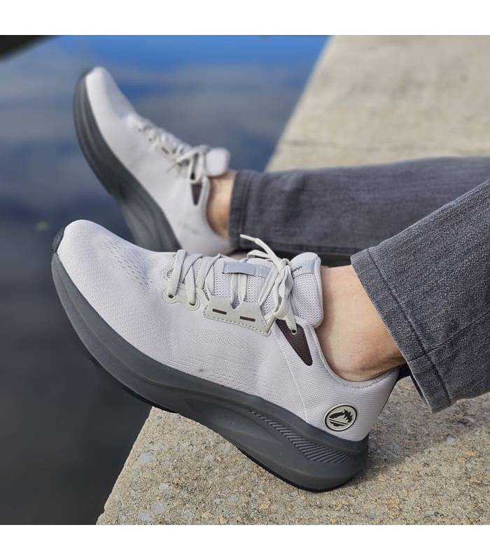 Zapatillas deportivas hombre verano J’hayber Caresse puestas
