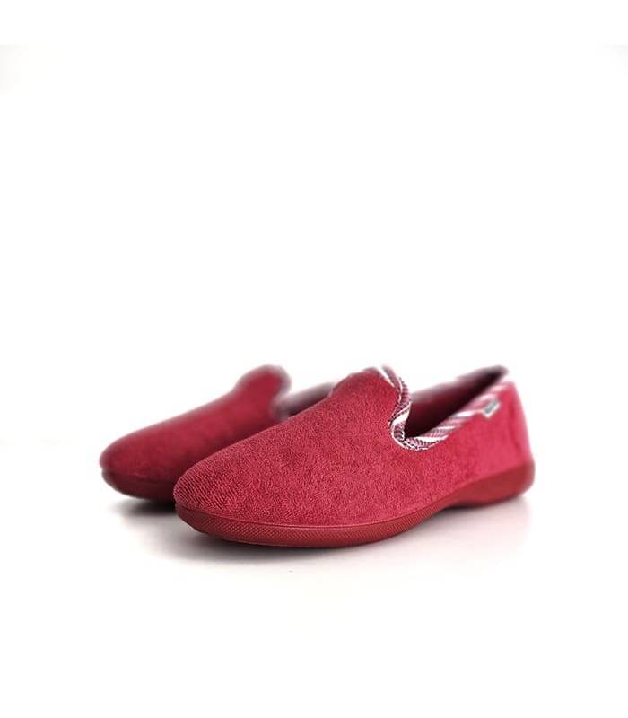 Zapatilla casa mujer mocasín textil rizo de Garrido Muro roja, vista de medio perfil