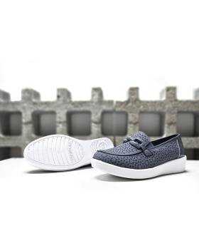 piso ligero de mocasines beige de Cutillas