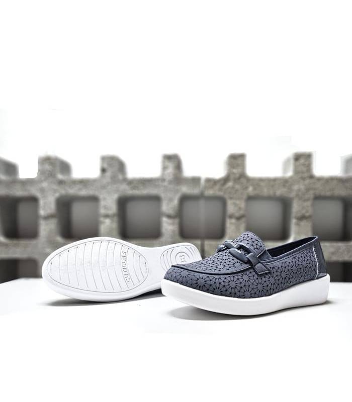 piso ligero de mocasines beige de Cutillas