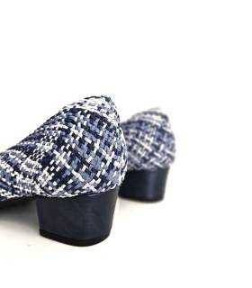 tacon comodo forrado de azul de los zapatos azules del Dctor Cutillas