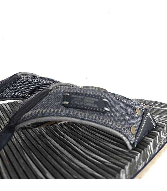 detalle plantilla acolchada chanclas Skechers hombre azules