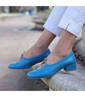 zapatos comodos de piel para verano de mujer fabricados por Nival puestos