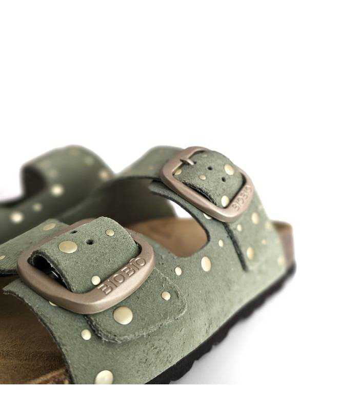detalle hebillas sandalias bio verdes