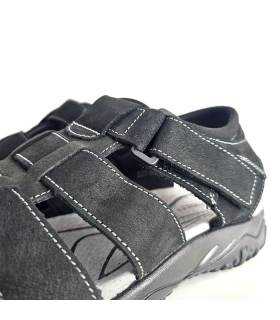 detalle sandalias cerradas hombre piel negra con velcro Vicmart