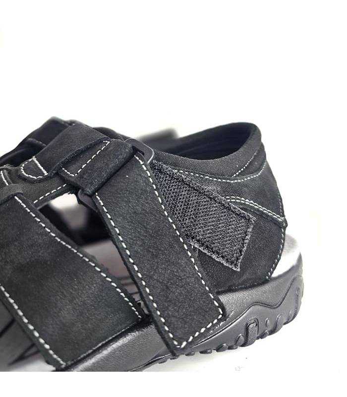 detalle de velcros sandalias cerradas hombre piel negra con velcro Vicmart