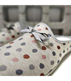 detalle tejido textil lunares zapatillas casa Cabrera
