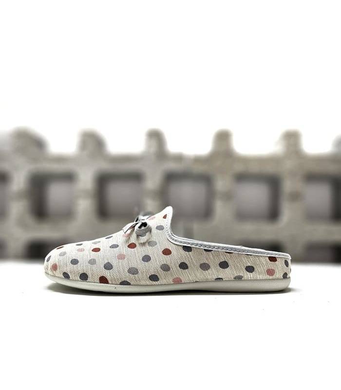 vista lateral zapatillas casa mujer descalzas Cabrera