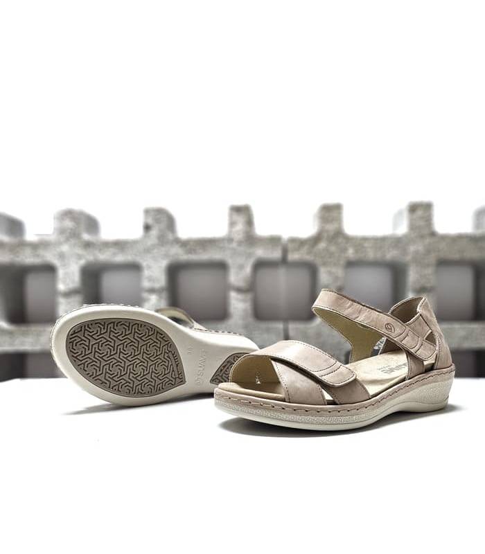 sandalias piel beige cuña ligera mujer