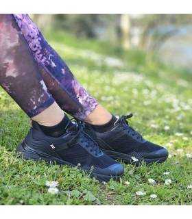 Zapatillas deportivas negras mujer XTI ligeras puestas