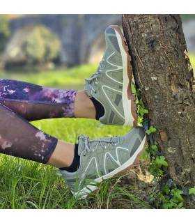 Zapatillas senderismo mujer impermeables Elementerre Dryfeet verdes puestas
