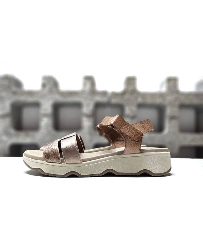 sandalias casual oro rosa piel grabada