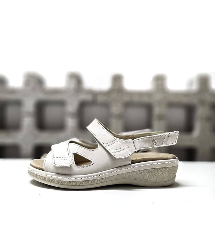 sandalias mujer fabricadas en España beige, perfil