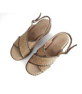 detalle trenzado sandalias piel mujer camel plataforma Chika10