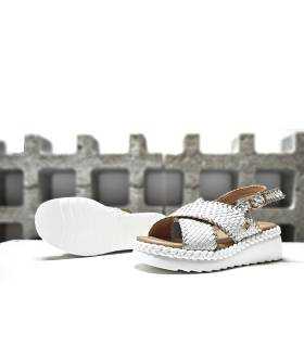 sandalias plataforma piel mujer blancas vista superior diseño trenzado