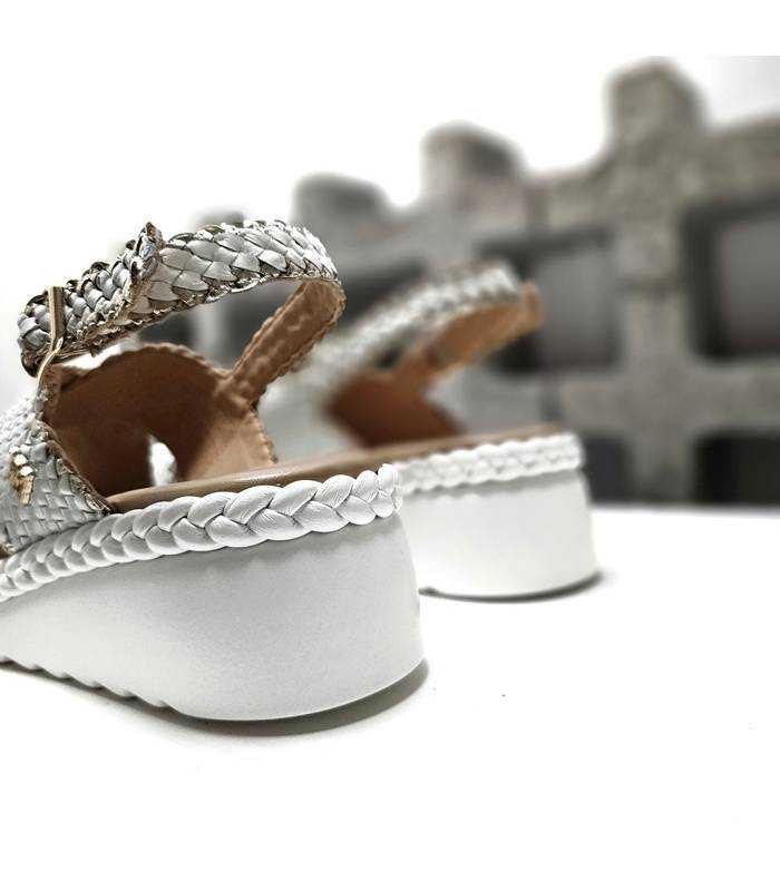 detalle trenzado sandalias piel mujer blancas plataforma Chika10