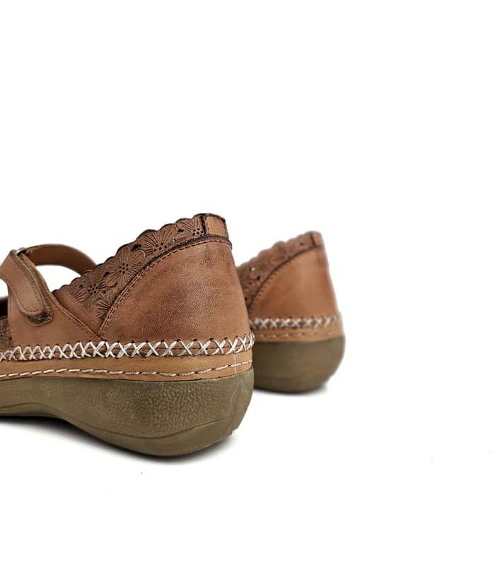 zapatos verano mujer calado piel marrón ajuste velcro