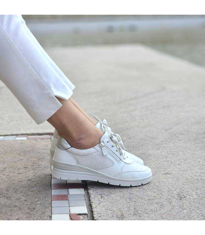 Zapato deportivo blanco suave con licra para mujer de Lumel puestos