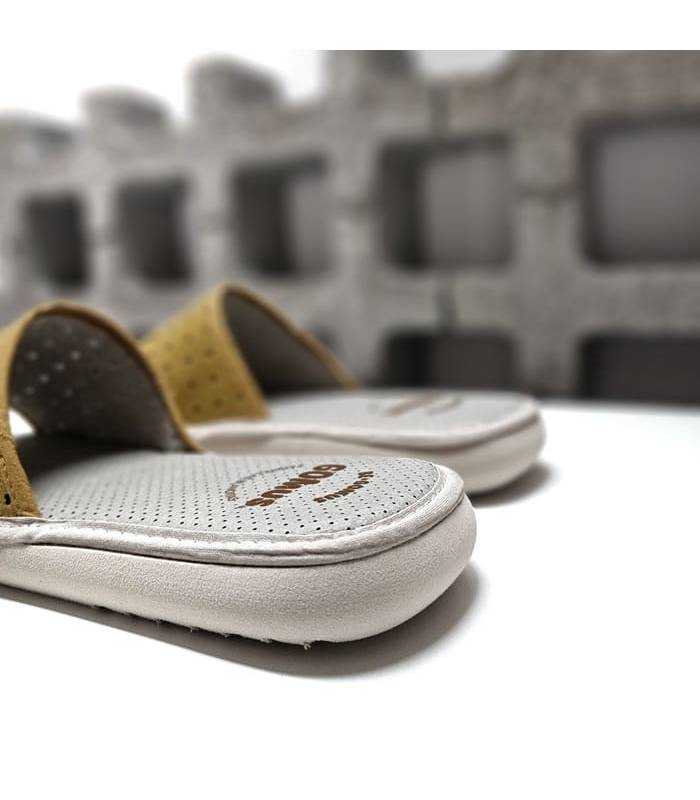 zapatillas verano ligeras mujer abiertas antelina mostaza