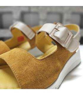 sandalias mujer cómodas piel mostaza velcro hebilla