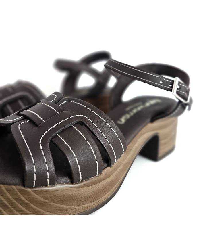 sandalias marrones mujer detalle pala pespuntes