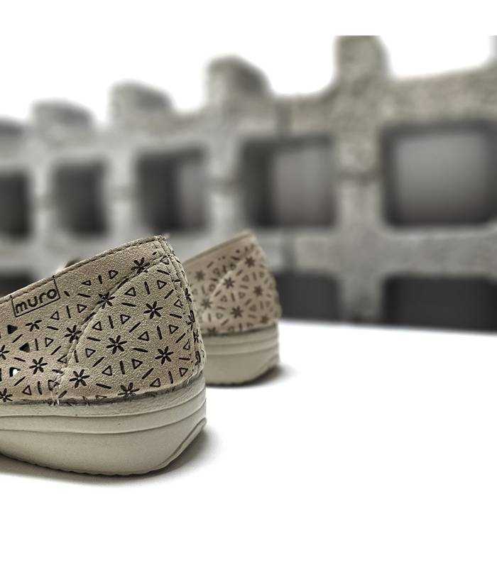 mocasín alpargata beige mujer vista talón