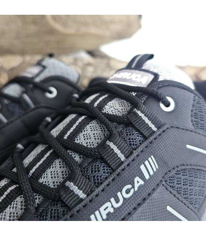 zapatillas senderismo hombre vibram chiruca negras detalle cordones