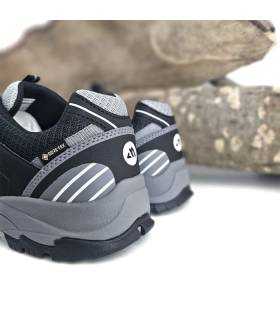 zapatillas montaña hombre chiruca gore tex negras vista trasera