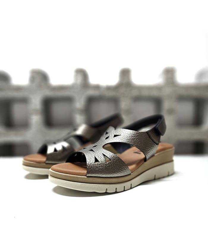 sandalias mujer piel color plomo cuña cómoda KMN