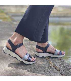 Sandalias cómodas de piel con plataforma Leyland negras puestas de rebajas