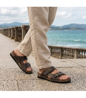 Sandalias hombre piel marrón dos hebillas Zen cómodas puestas