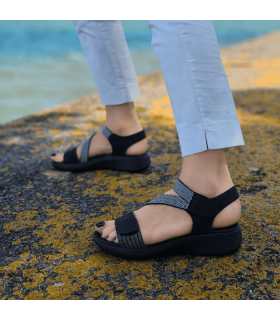 Sandalias mujer cómodas Mysoft  negras comodas puestas